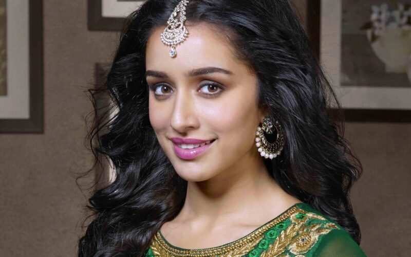 Shraddha Kapoor Biography: Early Life and Family Background, Education and Early Interests
